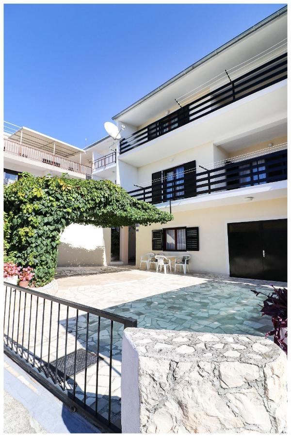 Apartment Zdravko พรีมอชเตน ภายนอก รูปภาพ