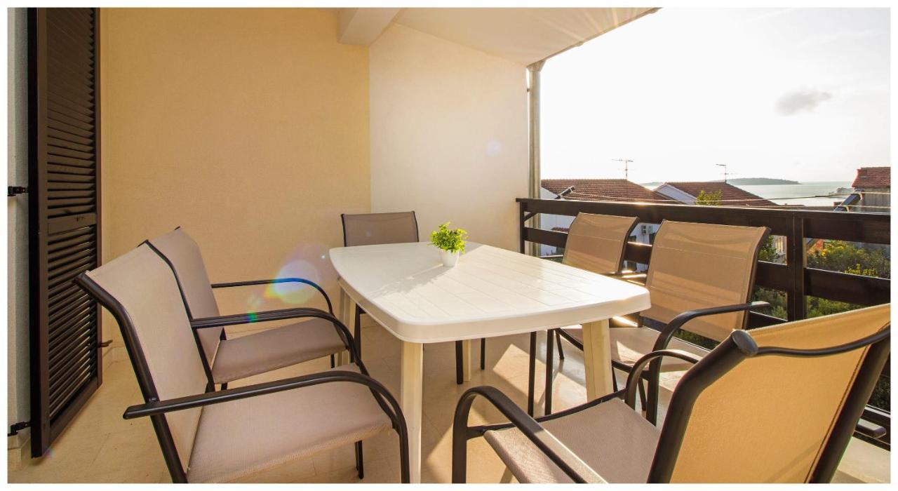 Apartment Zdravko พรีมอชเตน ภายนอก รูปภาพ