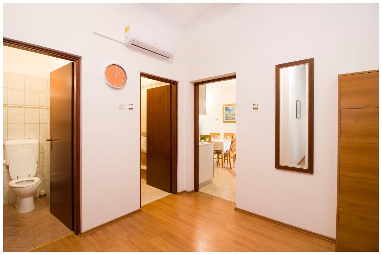Apartment Zdravko พรีมอชเตน ภายนอก รูปภาพ