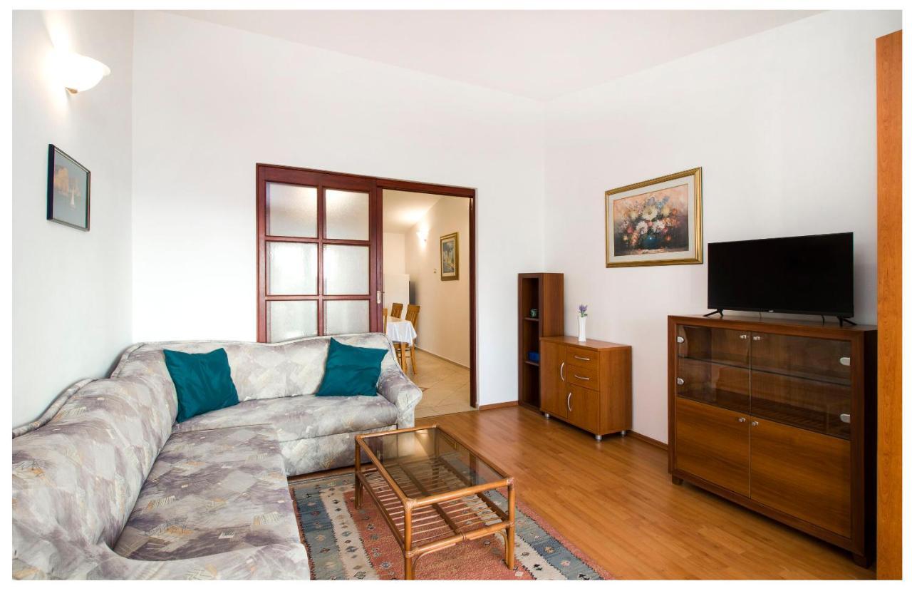 Apartment Zdravko พรีมอชเตน ภายนอก รูปภาพ