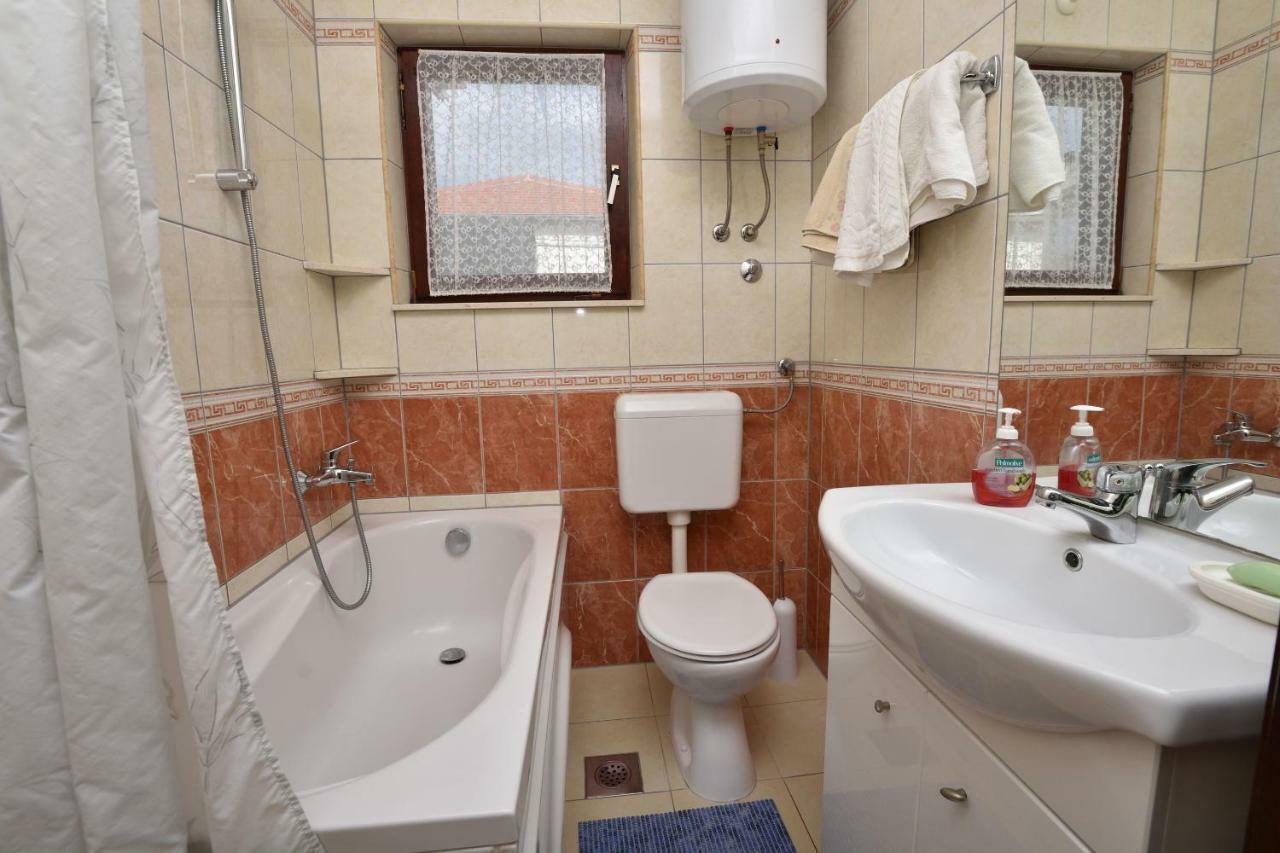 Apartment Zdravko พรีมอชเตน ภายนอก รูปภาพ