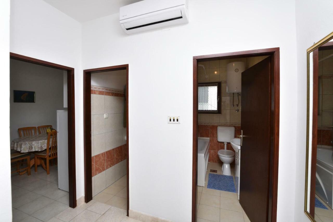 Apartment Zdravko พรีมอชเตน ภายนอก รูปภาพ