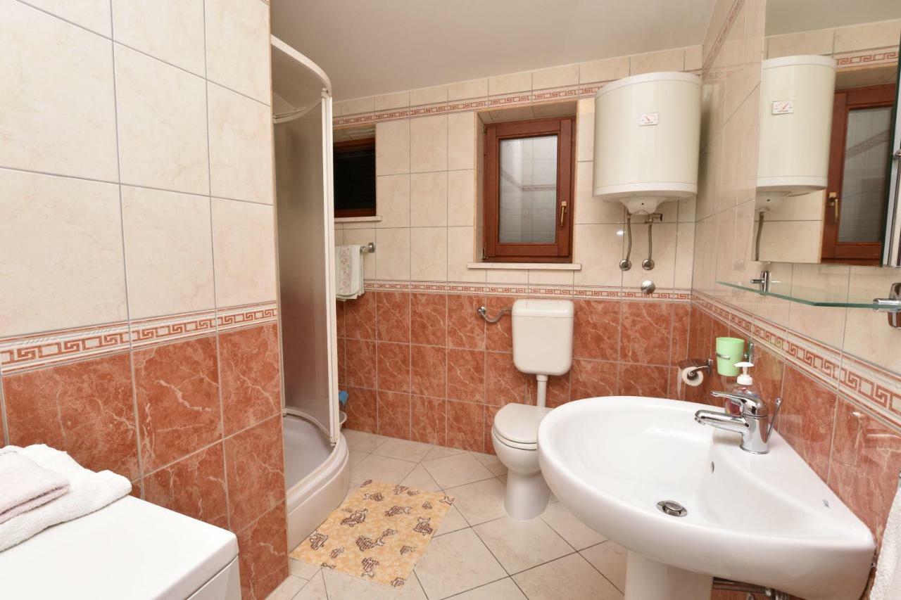 Apartment Zdravko พรีมอชเตน ภายนอก รูปภาพ