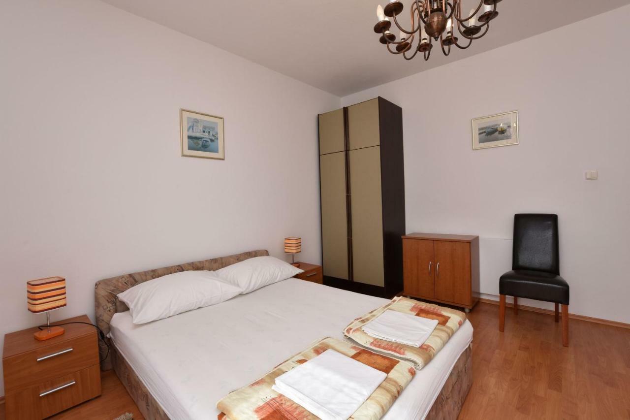 Apartment Zdravko พรีมอชเตน ภายนอก รูปภาพ