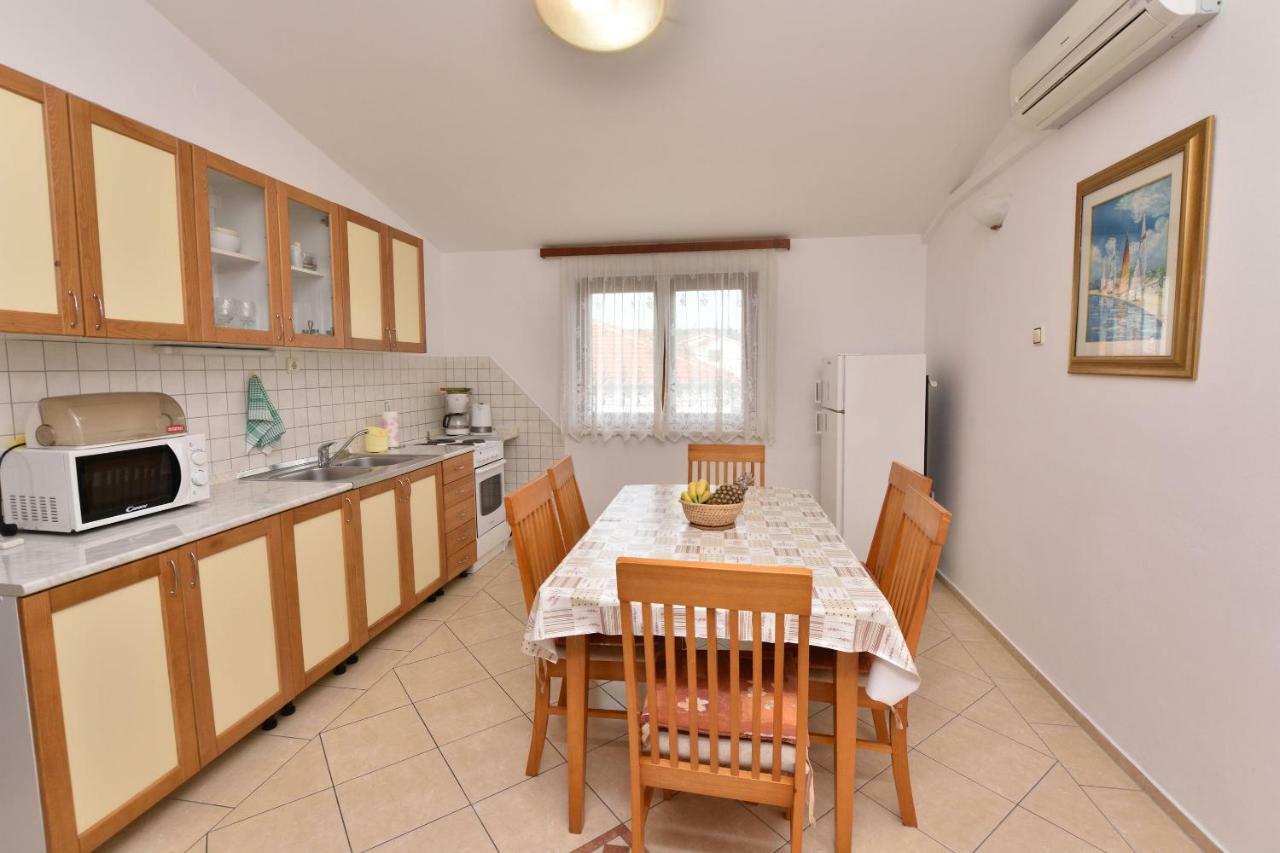Apartment Zdravko พรีมอชเตน ภายนอก รูปภาพ