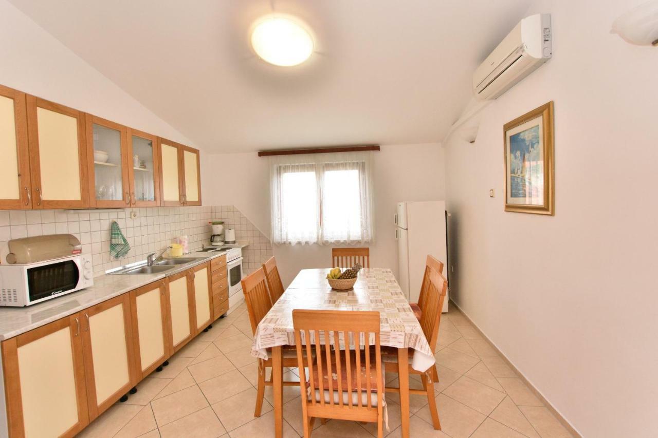 Apartment Zdravko พรีมอชเตน ภายนอก รูปภาพ