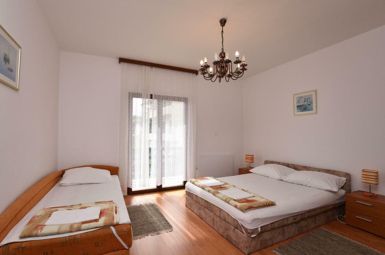 Apartment Zdravko พรีมอชเตน ภายนอก รูปภาพ