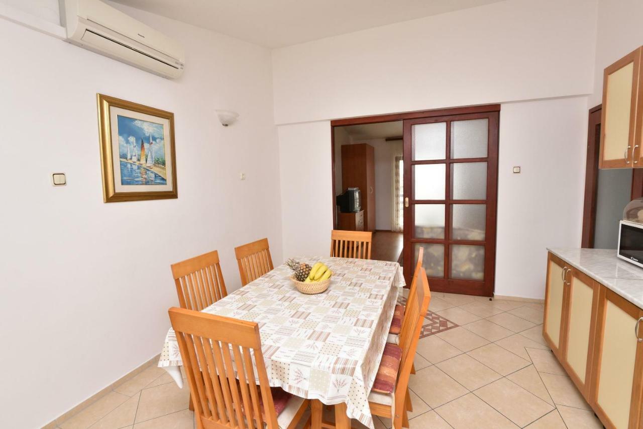 Apartment Zdravko พรีมอชเตน ภายนอก รูปภาพ